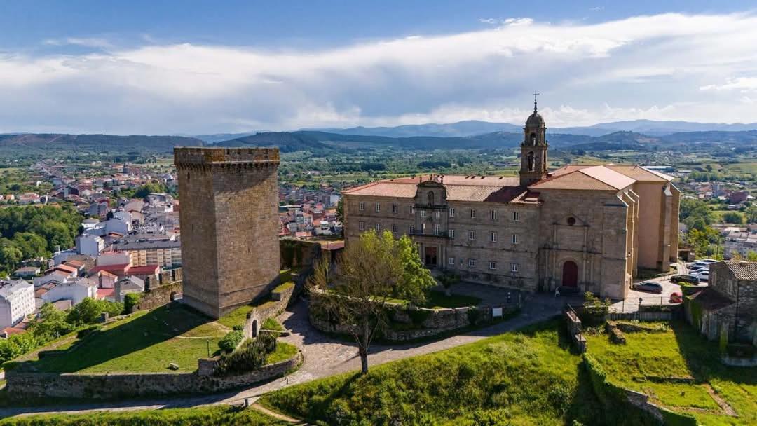 Alojamiento Real Monforte De Lemos Exterior foto